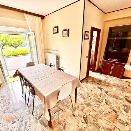 Casa Della Nonna, * Marcelli