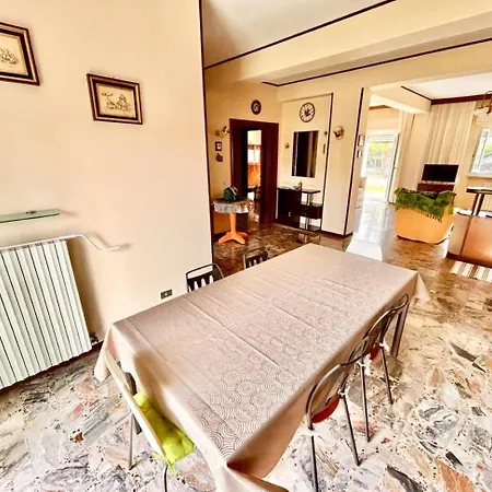 Casa Della Nonna, * Marcelli